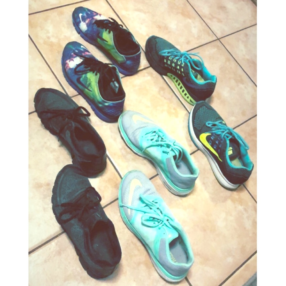 *Bundle!* - 4 Pairs of Nike’s